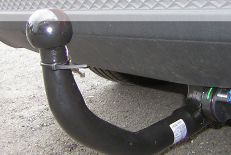 Why Use Expert Tow Bar Services?