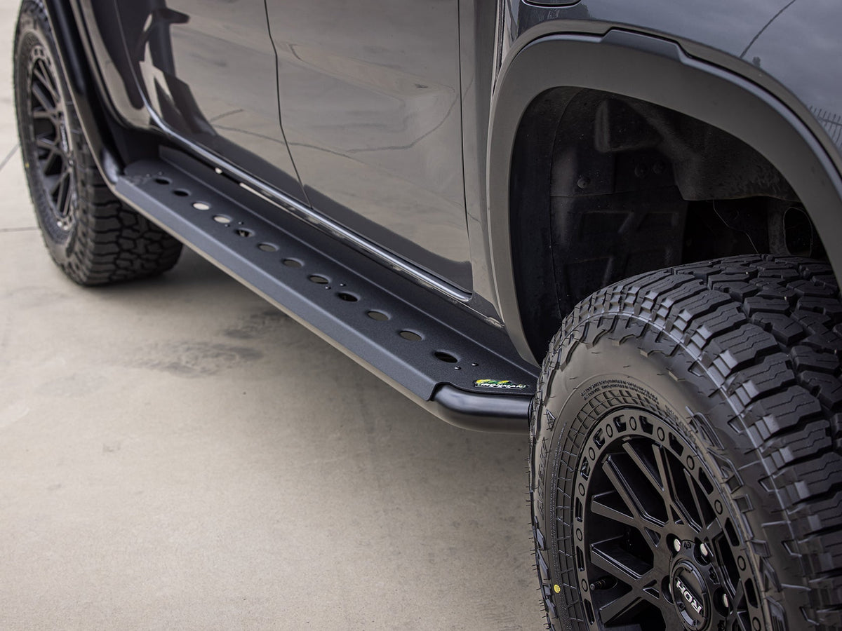 (SSRP110 D) PREMIUM SIDE STEPS and RAILS – Bars N Racks