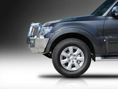 Mitsubishi Pajero Nw Bullbar With Bumper Lights (10/11 To 06/14)