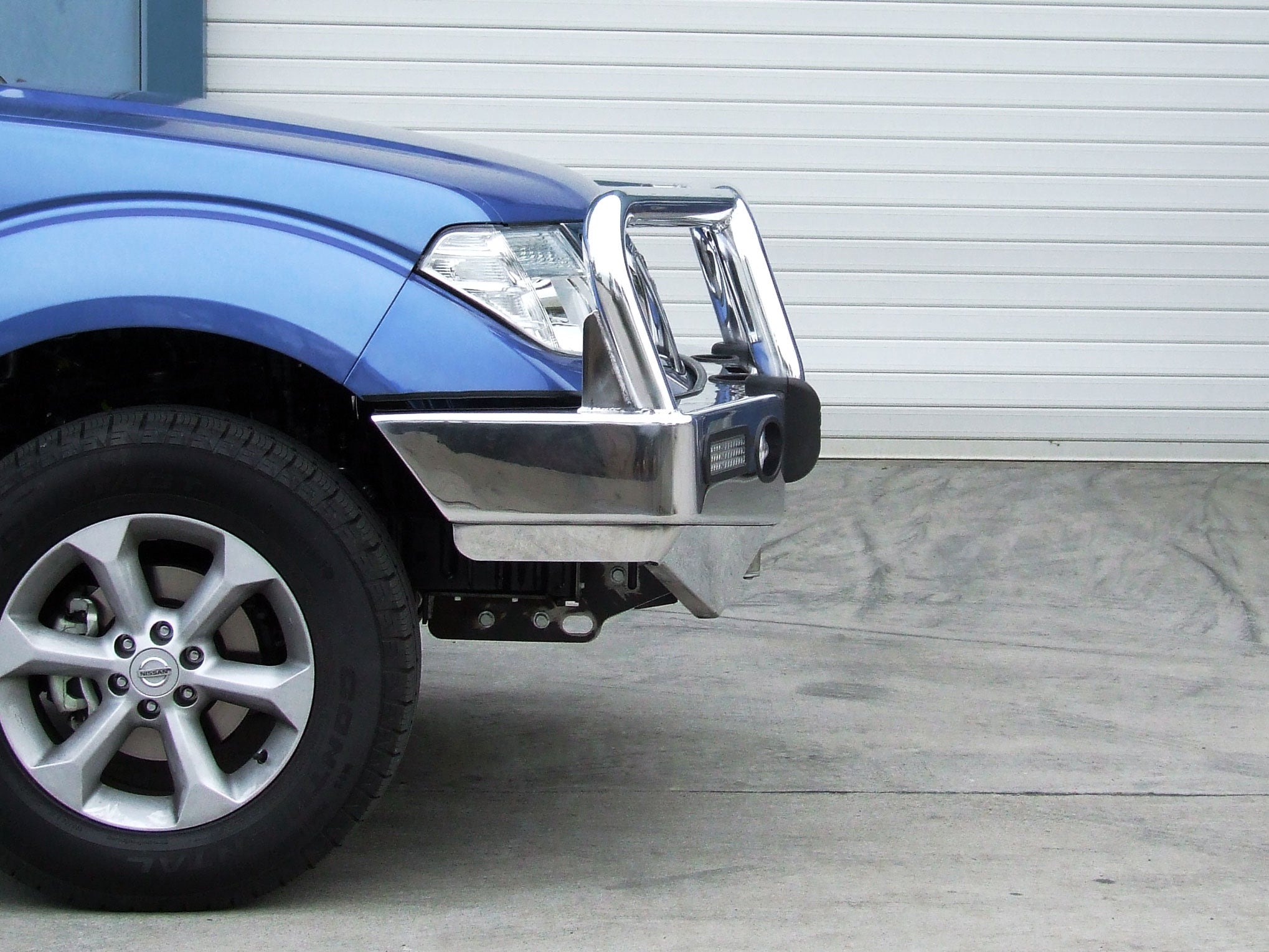 Nissan Navara D40 Winch Bullbar With Bumper Lights (12/11 To 03/15)