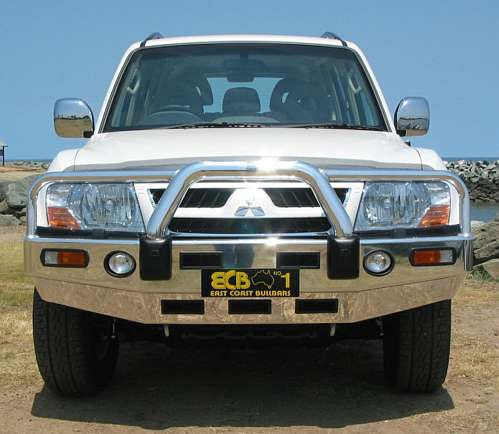 Mitsubishi Pajero Np Bullbar With Bumper Lights (11/02 To 10/06)