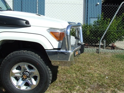 Toyota Landcruiser 76 Series Bullbar With Bumper Lights (08/09 To 10/16)