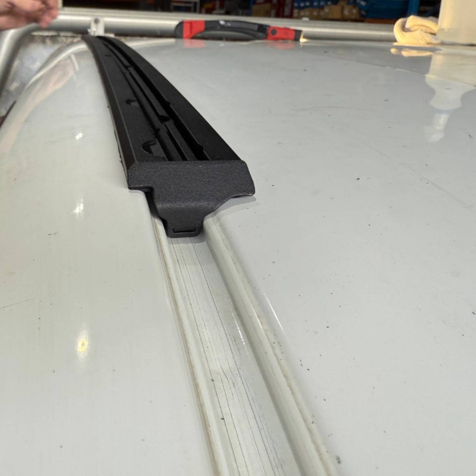 XC165 - For Toyota Hilux Vehicle Track N80